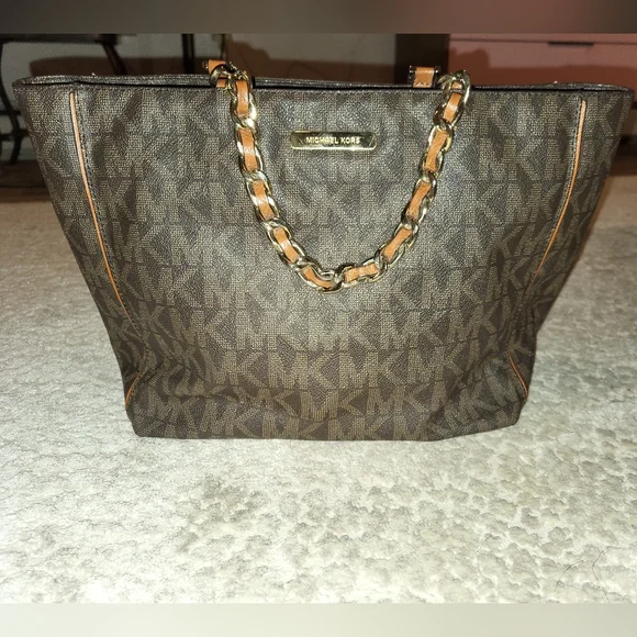Michael Kors Monogram Satchel😍👜 - Picture 6 of 12
